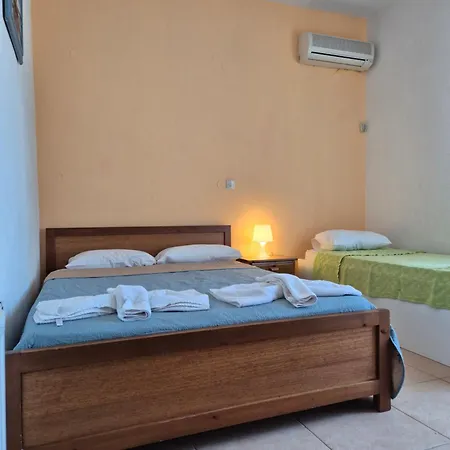 Sunset Apartment *