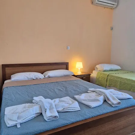 Sunset Apartment *